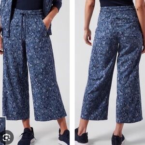 Athleta Avenue Printed Wide Leg Crop Pant Allure Navy Size 10